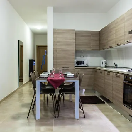 2 Bedroom Close To City Centre *